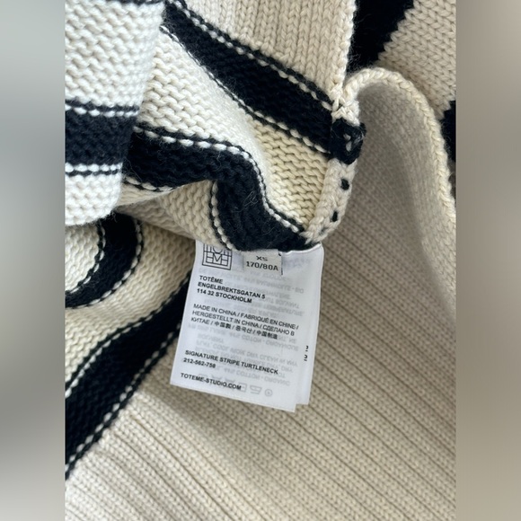 TOTEME Striped wool-blend turtleneck sweater- beige - Picture 9 of 12